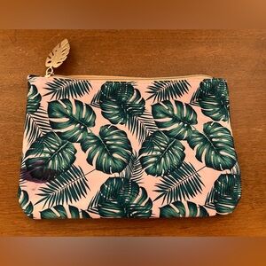 Ipsy August 2022 Bag